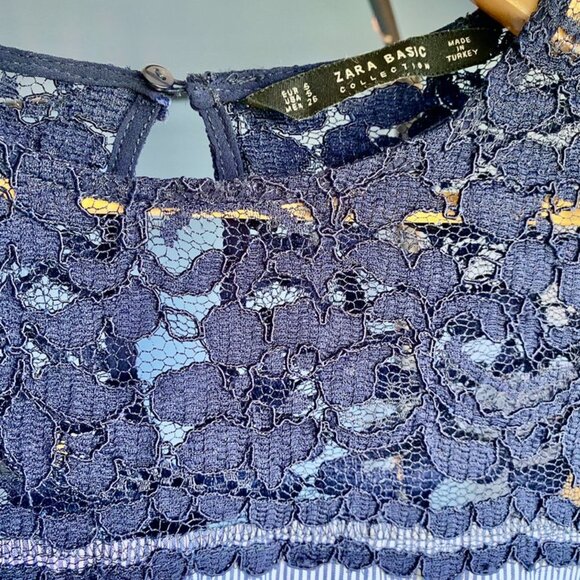 Zara White and Blue Pinstripes 3/4 Sleeve Top With Lace Upper and Bow  Accents - Picture 2 of 4